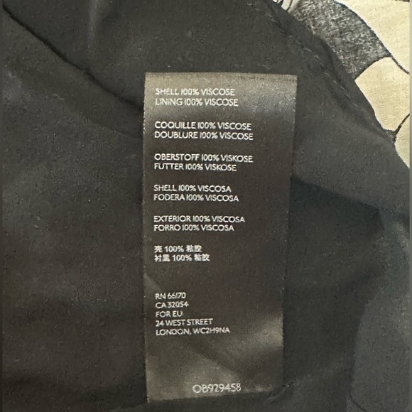 Black and White Ruched Backless Sundress 🖤🤍 - Picture 10 of 13